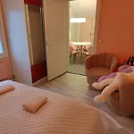 4b - Budget Boutique Boardinghouse