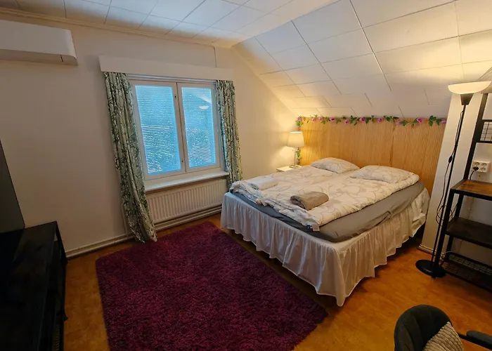 4b - Budget Boutique Boardinghouse *