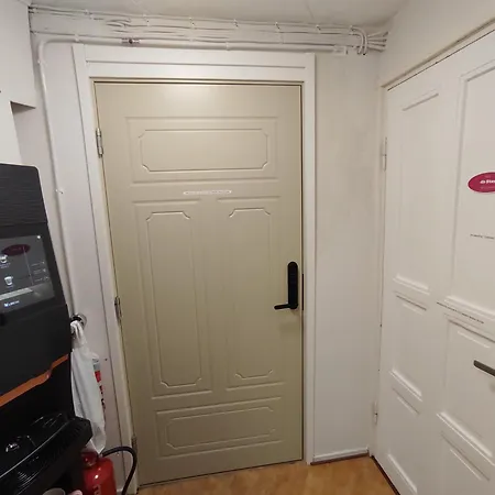 4b - Budget Boutique Boardinghouse